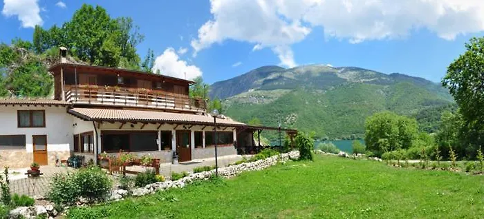 Alojamento de Turismo Rural Miralago *